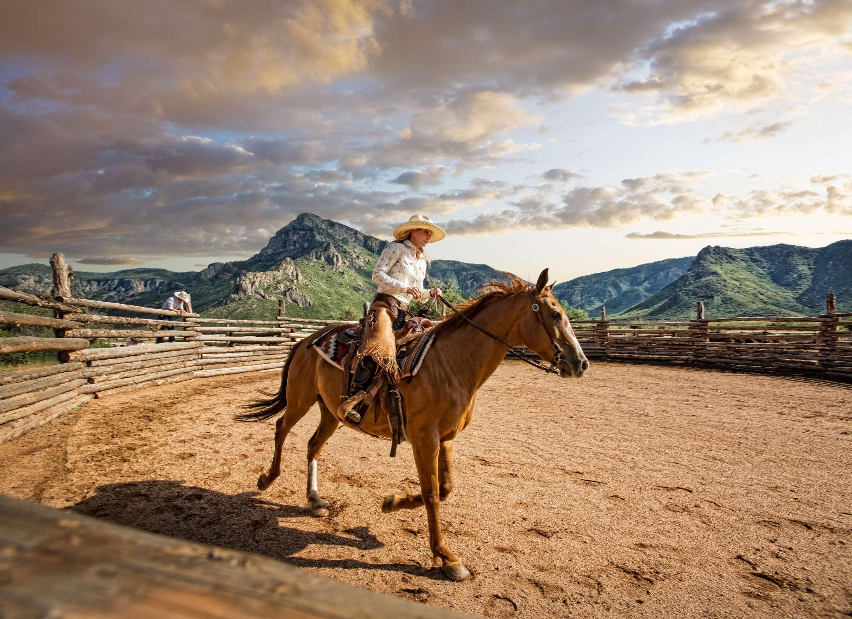 Gateway Canyons Resort, A Noble House Resort Exterior photo